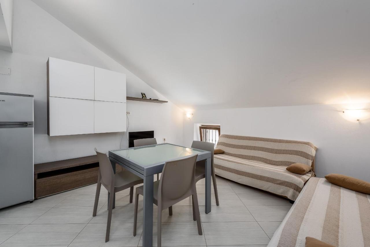Apartments Dante Umag Ngoại thất bức ảnh