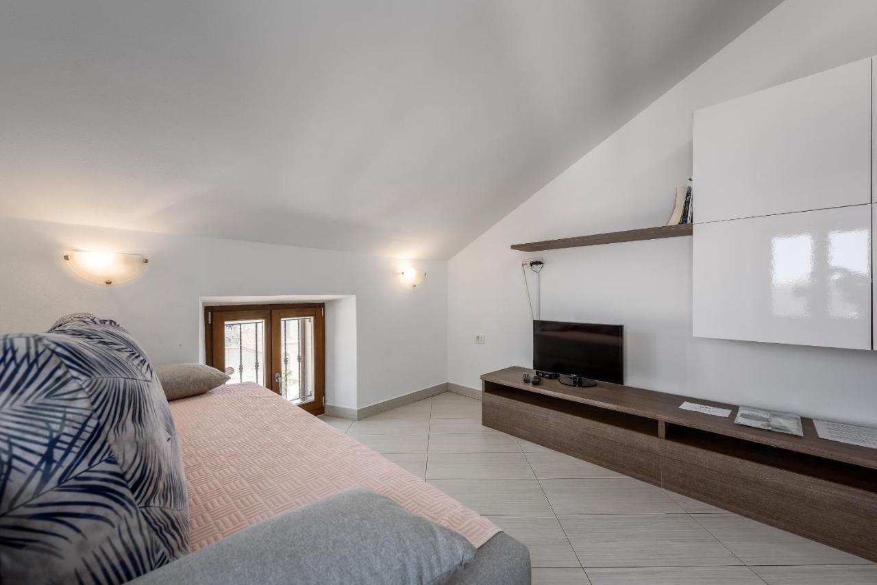 Apartments Dante Umag Ngoại thất bức ảnh