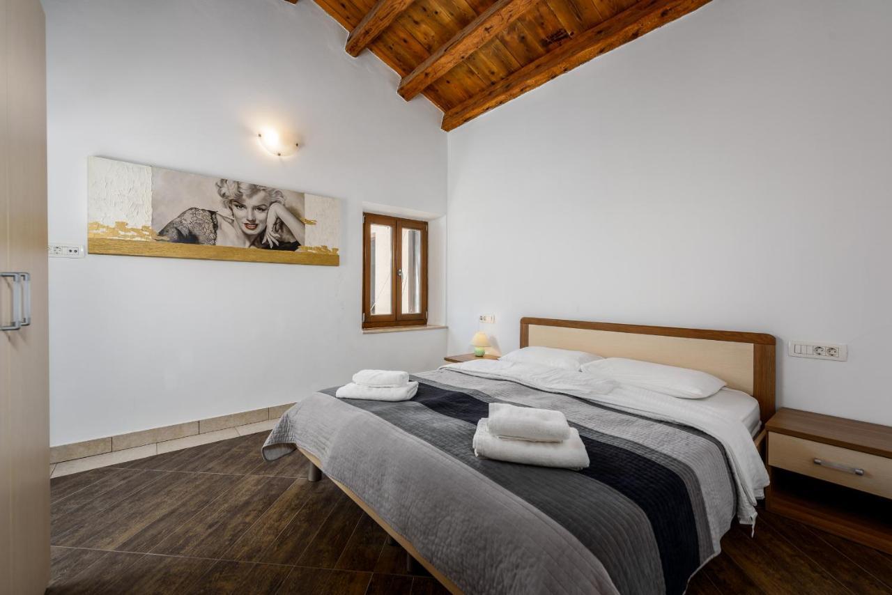 Apartments Dante Umag Ngoại thất bức ảnh